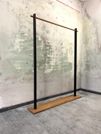 Schwarz Boutique Holz Kleiderständer